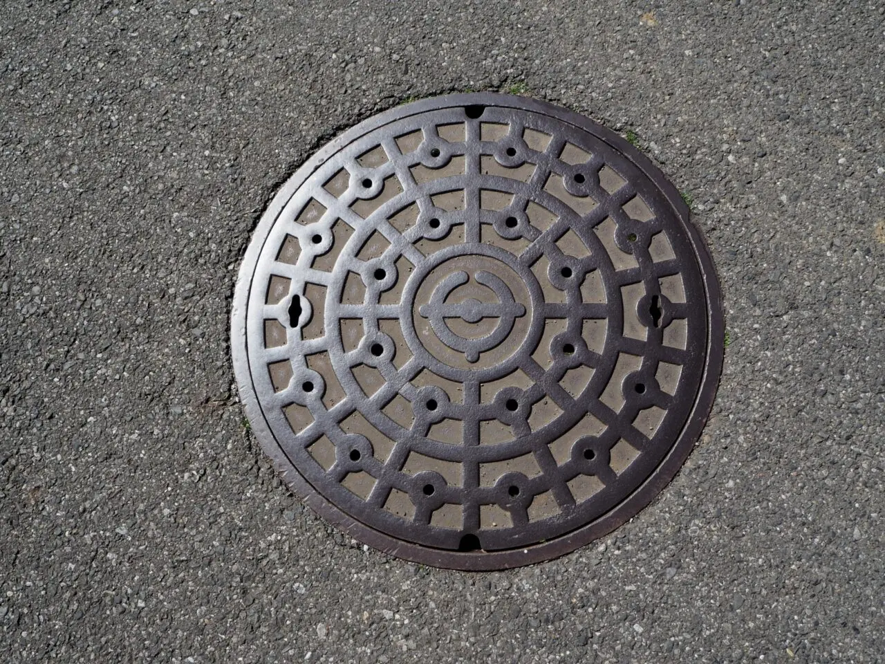 マンホール