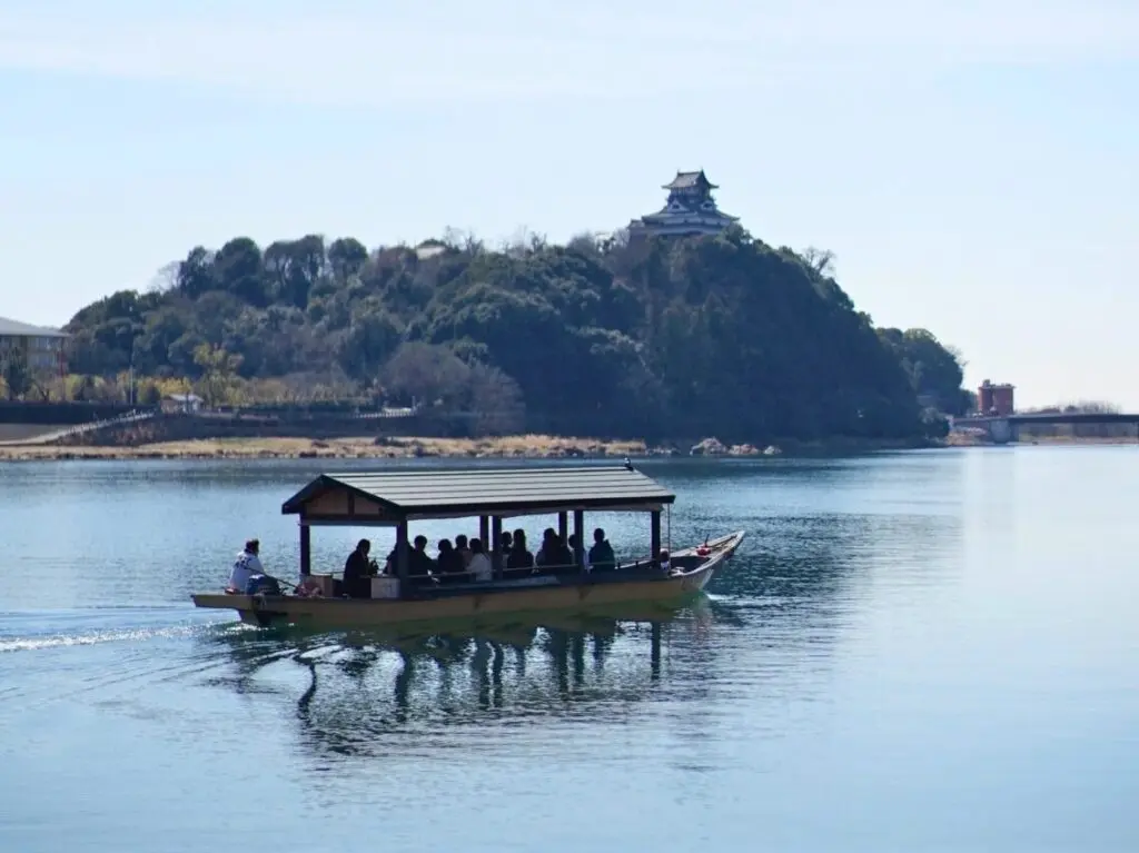 木曽川うたかた亭