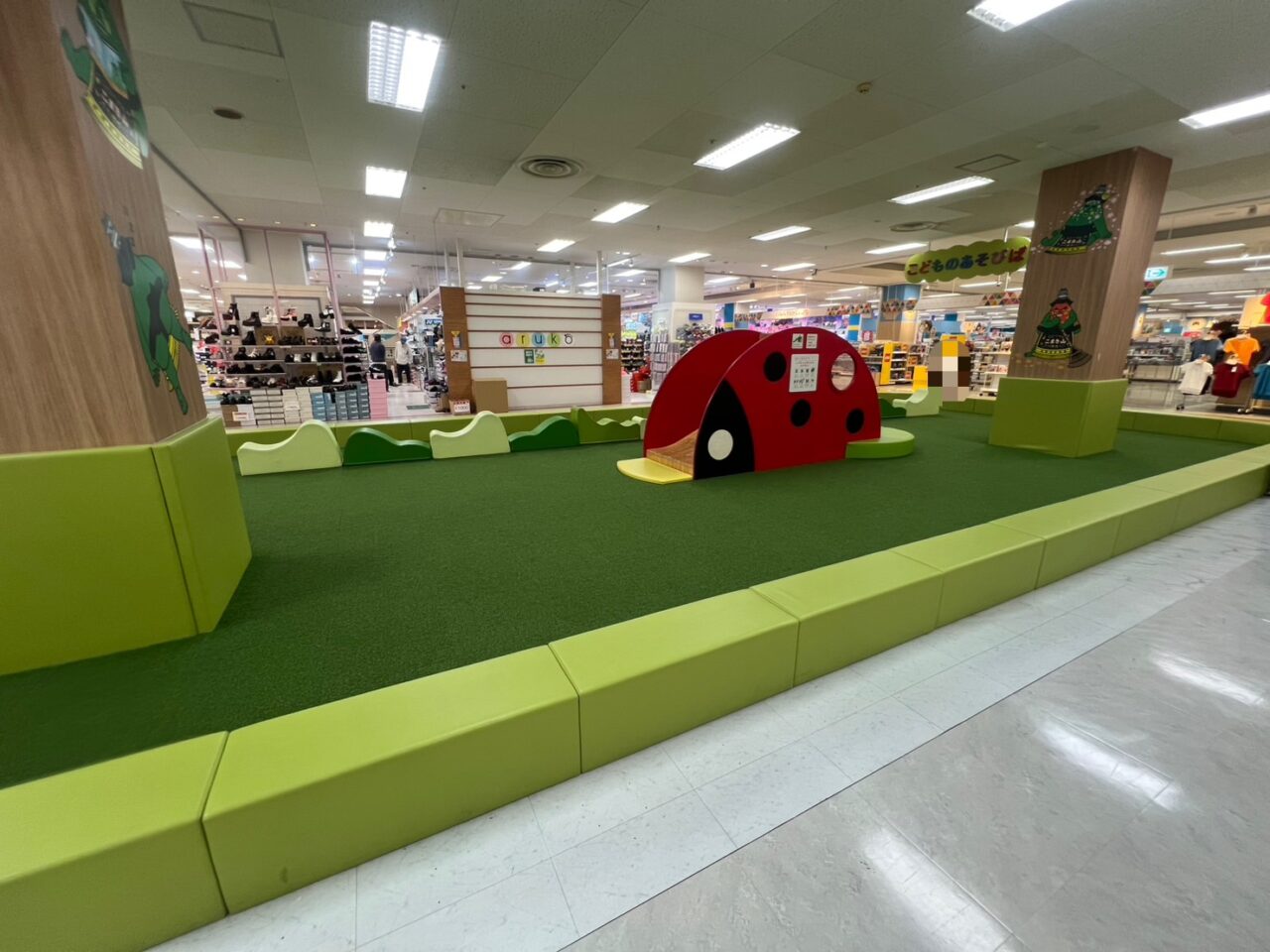 小牧市：小牧イオンこどものあそびばの様子